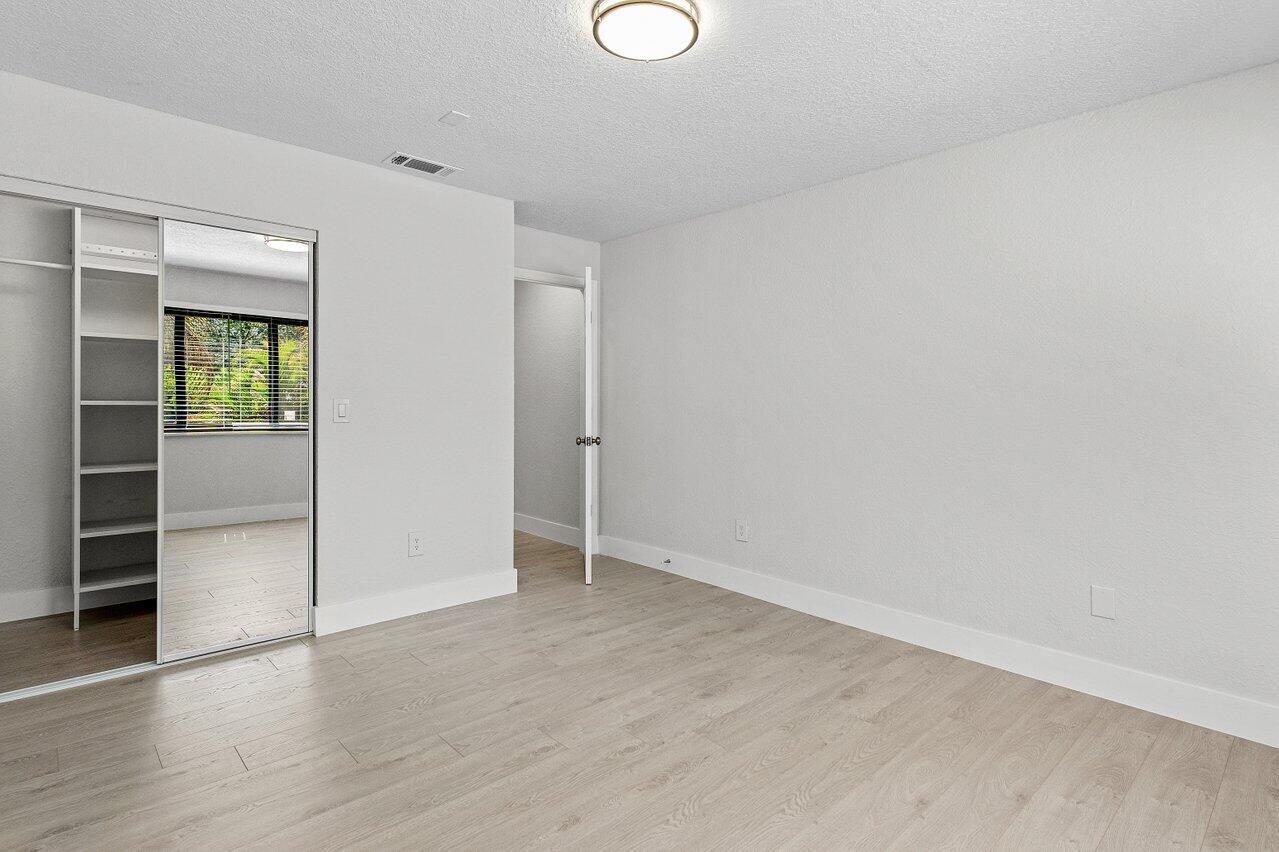 LANDS END - Residential