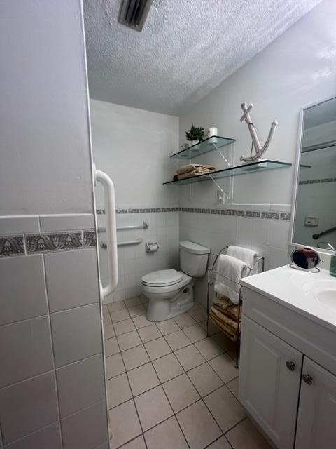 YACHT HARBOR MANOR - Residential Lease