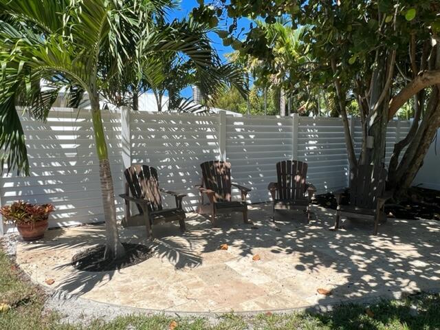 YACHT HARBOR MANOR - Residential Lease