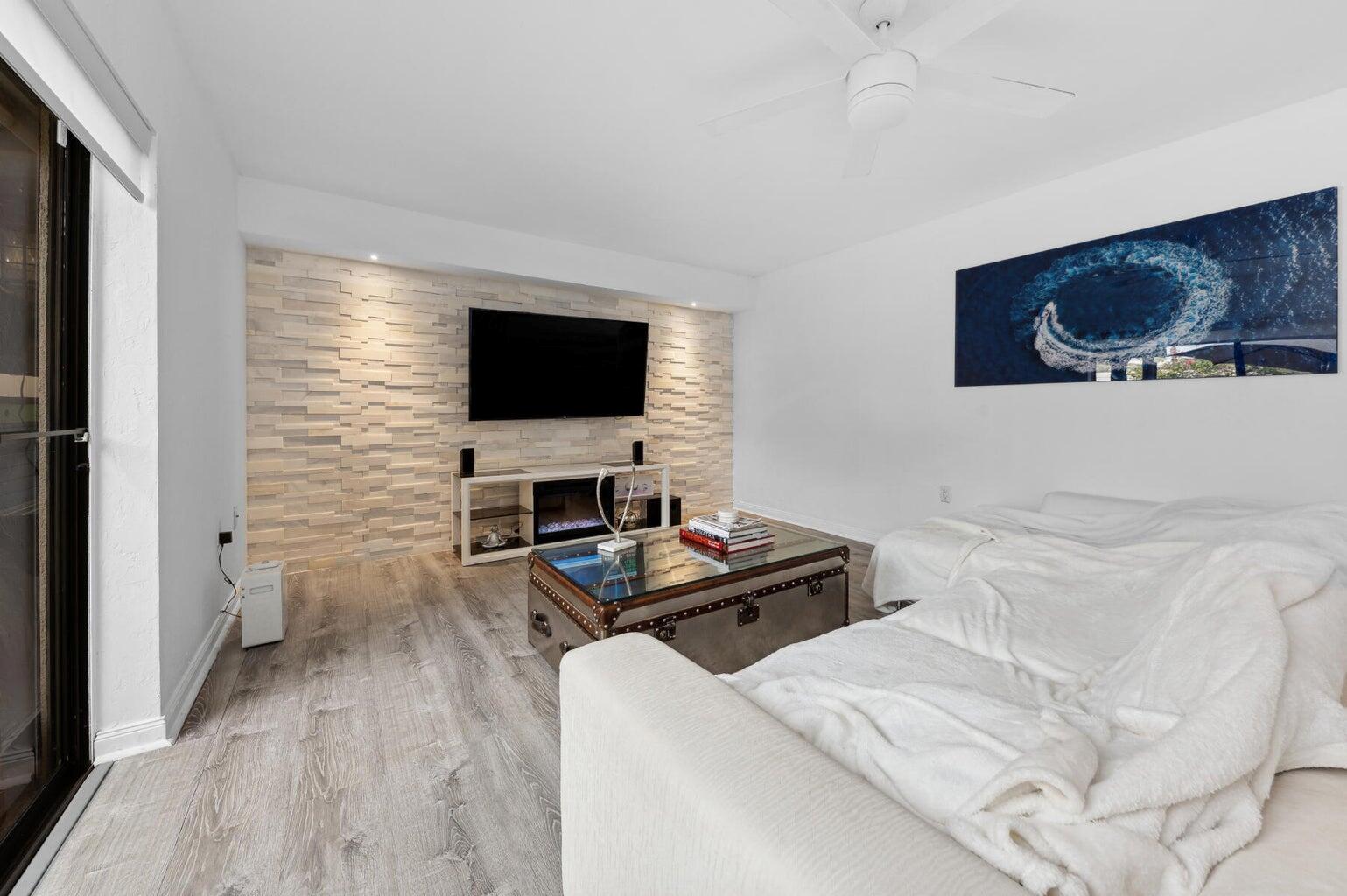 HERITAGE VILLAGE OF P B L - Residential Lease