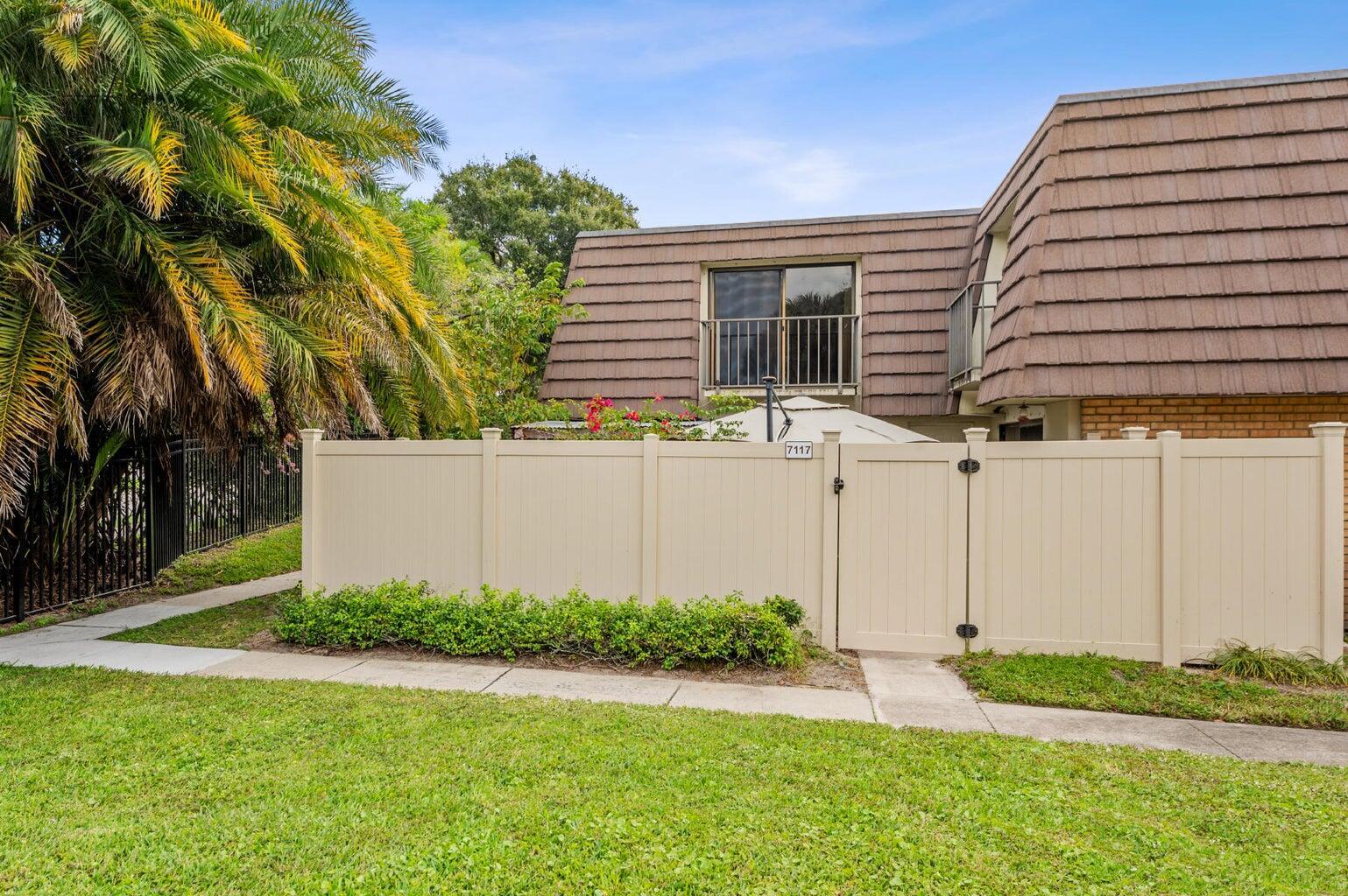 HERITAGE VILLAGE OF P B L - Residential Lease