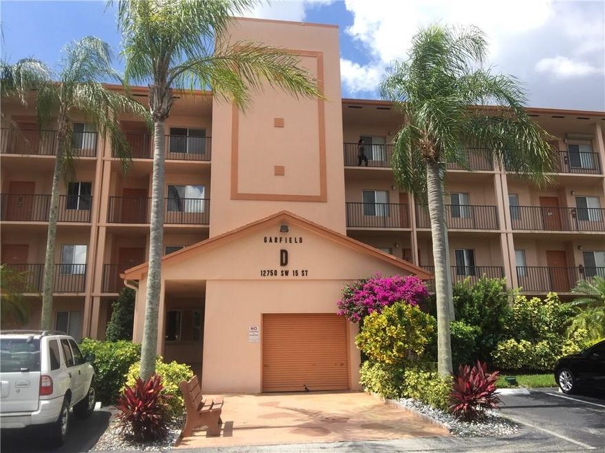 CORNER UNIT " VIOLET " MODEL . FANTASTIC CONDITION ! VERY WELL KEEP ! WASHER & DRYER ; 3RD FLOOR OVERLOOKING AT THE POOL.  HURRICANE ACCORDION SHUTTERS IN ALL WINDOWS