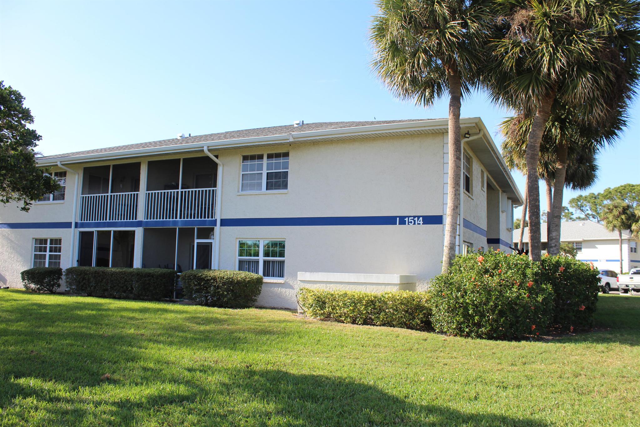 Beautiful two bathroom, two bathroom first floor condo in the highly desired community of Midport II. this unit offers a spacious and functional layout, providing a solid foundation for customization. The location offers convenient access to the downtowns of Jensen Beach, Stuart, Fort Pierceand US-1. The property is very close to the HCA Florida St. Lucie Hospital.