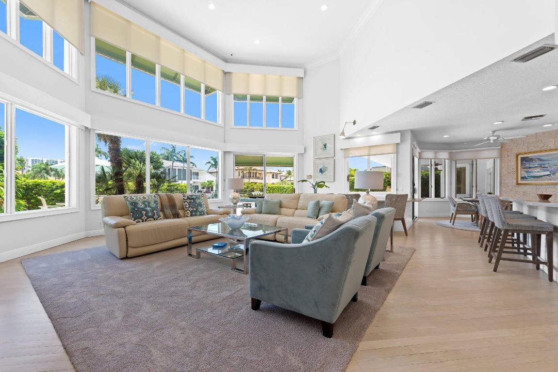 ROYAL PALM YACHT & COUNTRY CLUB - Residential Lease