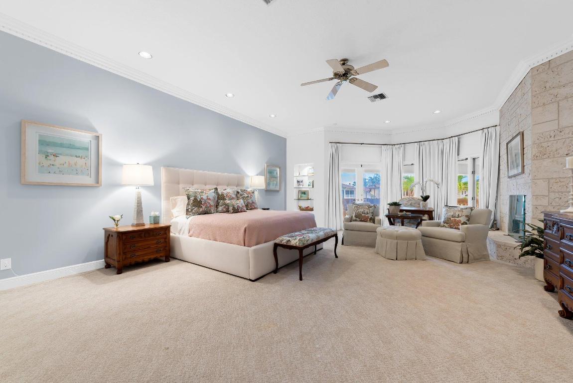 ROYAL PALM YACHT & COUNTRY CLUB - Residential Lease