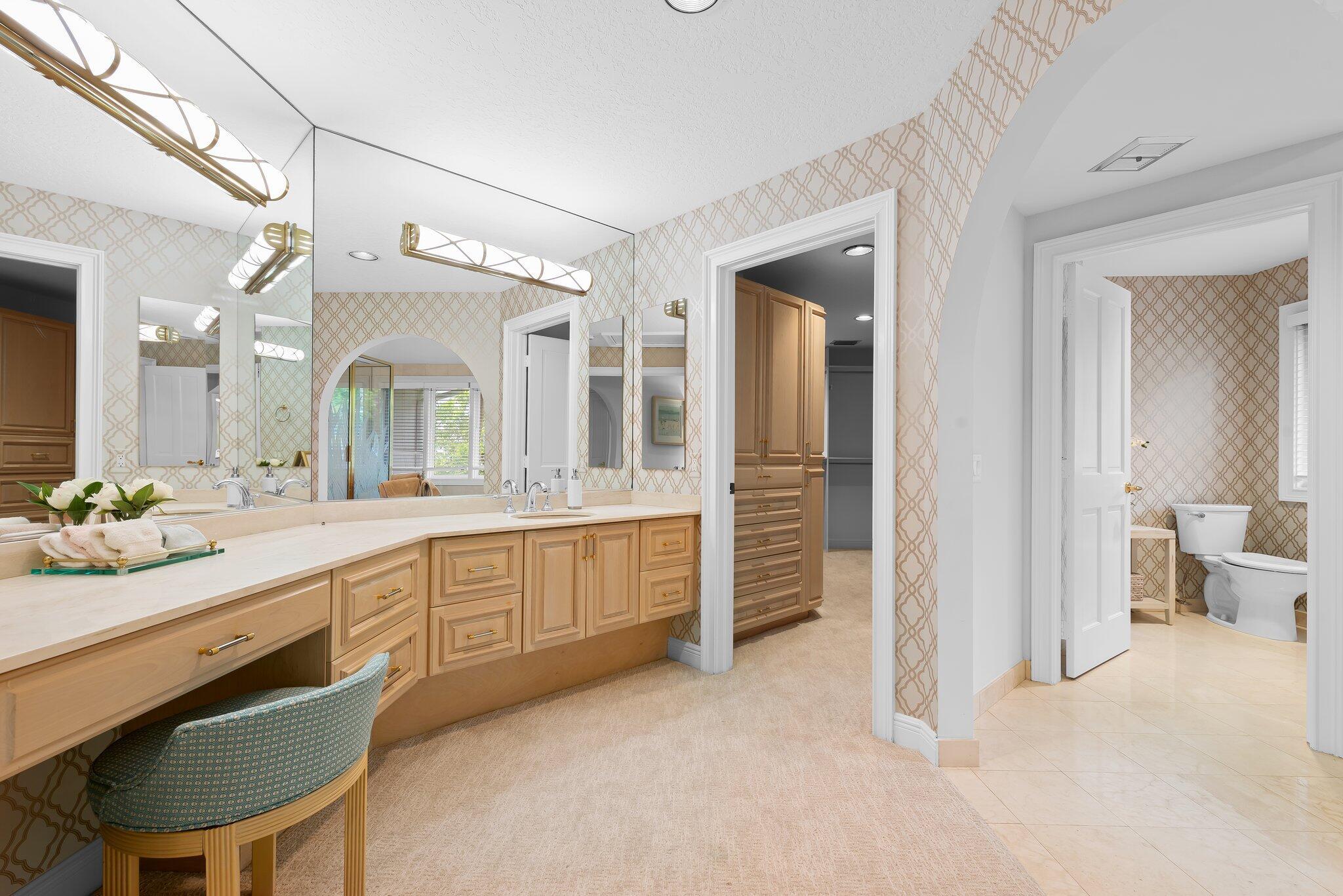 ROYAL PALM YACHT & COUNTR - Residential Lease