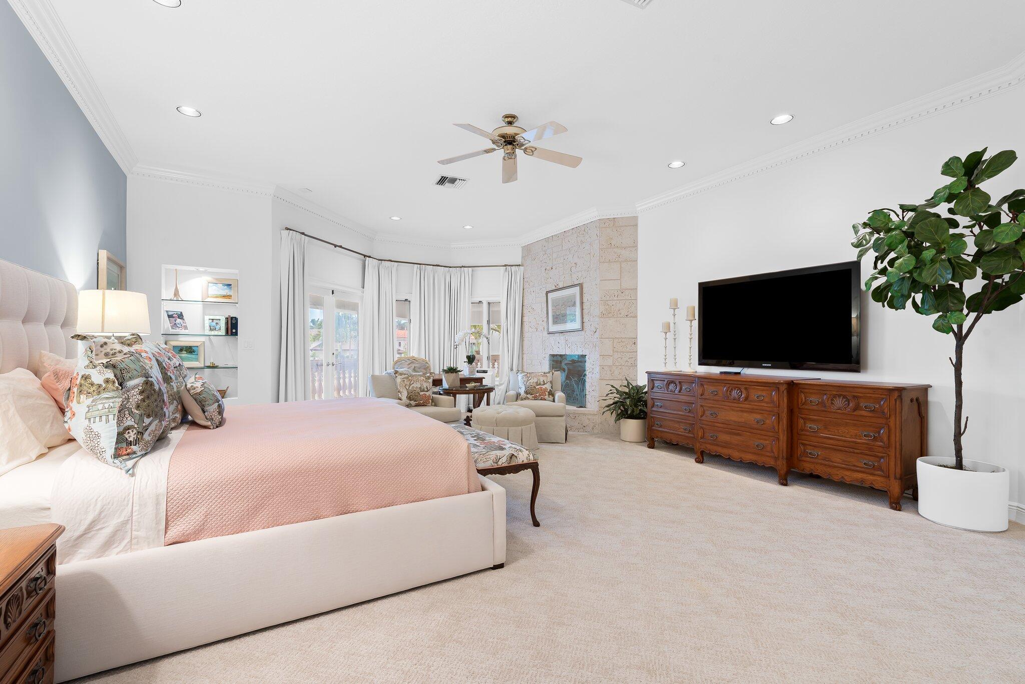 ROYAL PALM YACHT & COUNTR - Residential Lease