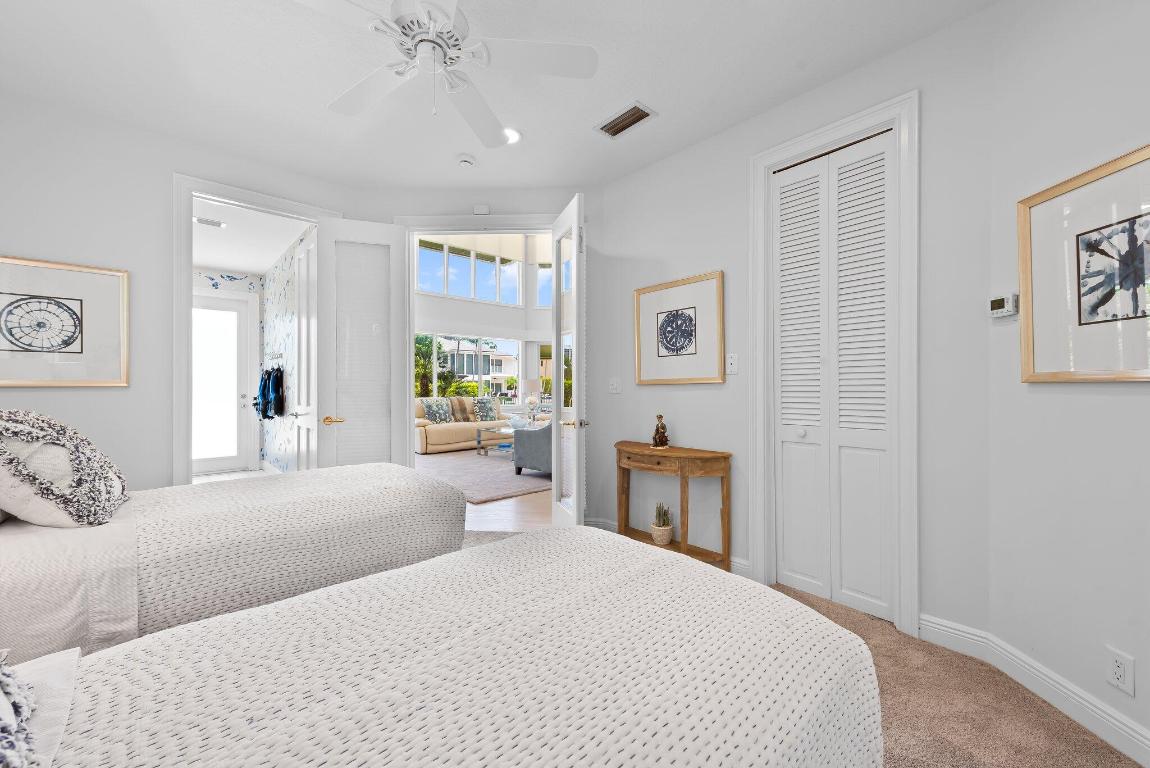 ROYAL PALM YACHT & COUNTRY CLUB - Residential Lease