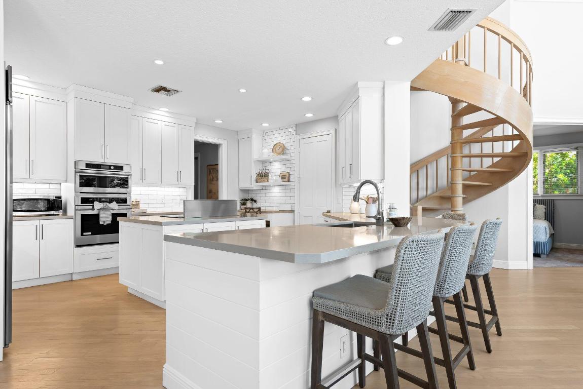 ROYAL PALM YACHT & COUNTRY CLUB - Residential Lease