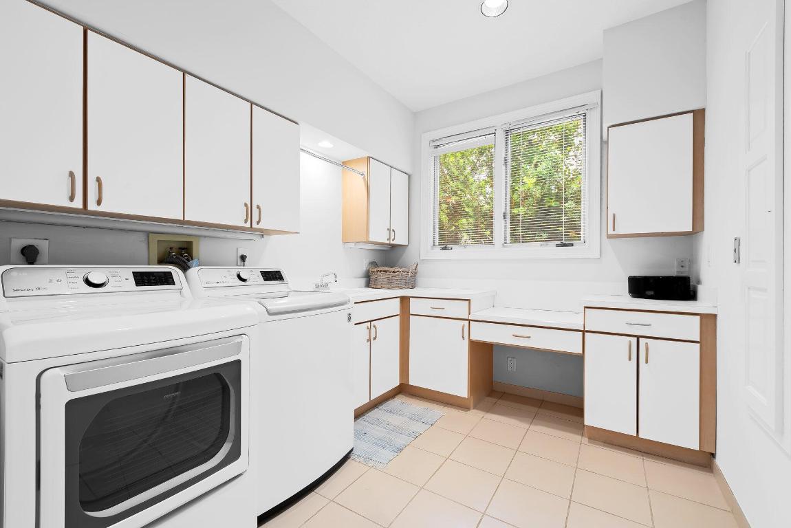 ROYAL PALM YACHT & COUNTRY CLUB - Residential Lease