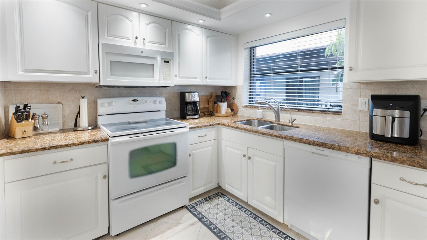 The Falls of Inverrary - Residential