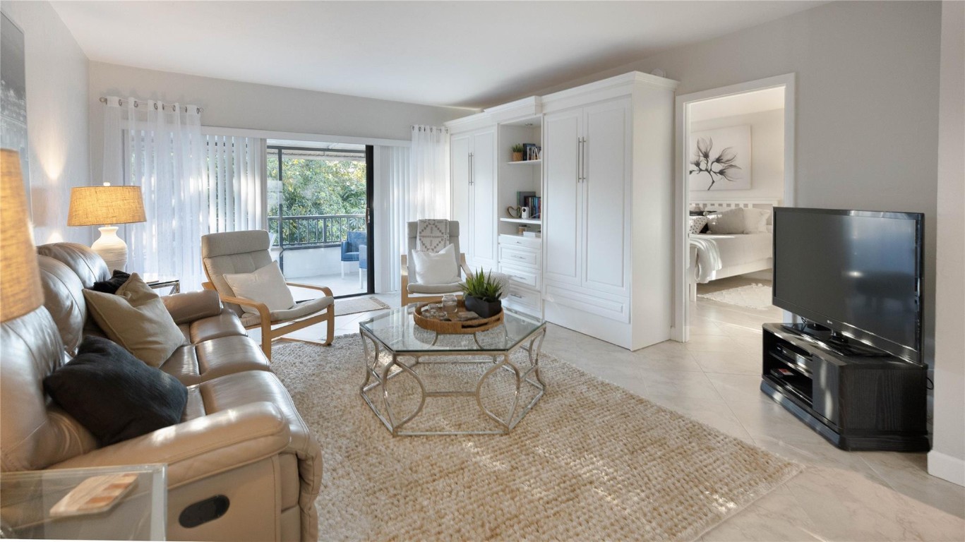 The Falls of Inverrary - Residential