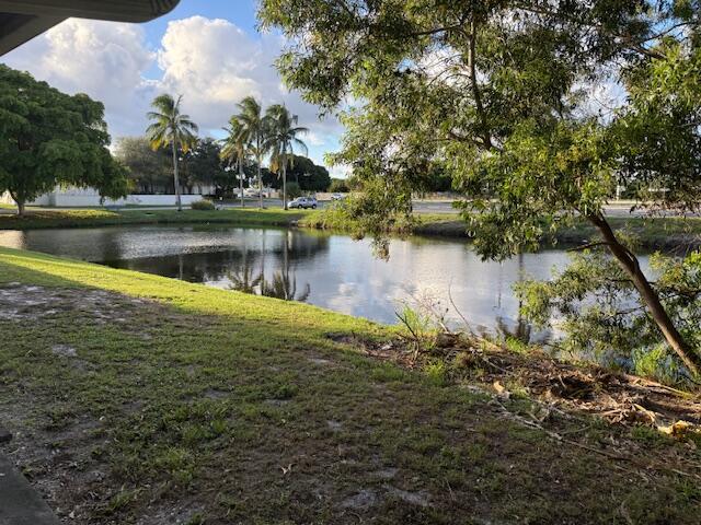 LAKE OSBORNE PARK - Residential Lease