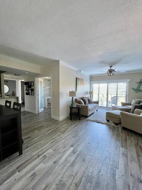 4907 Midtown Lane 1211