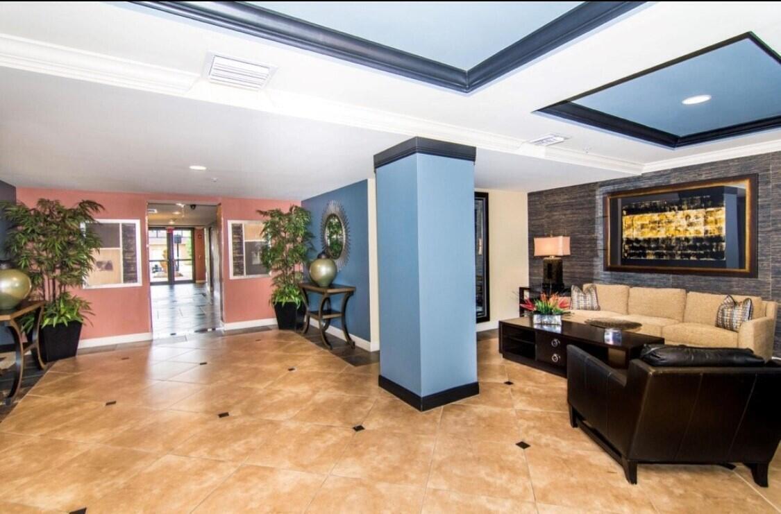 4907 Midtown Lane 1211