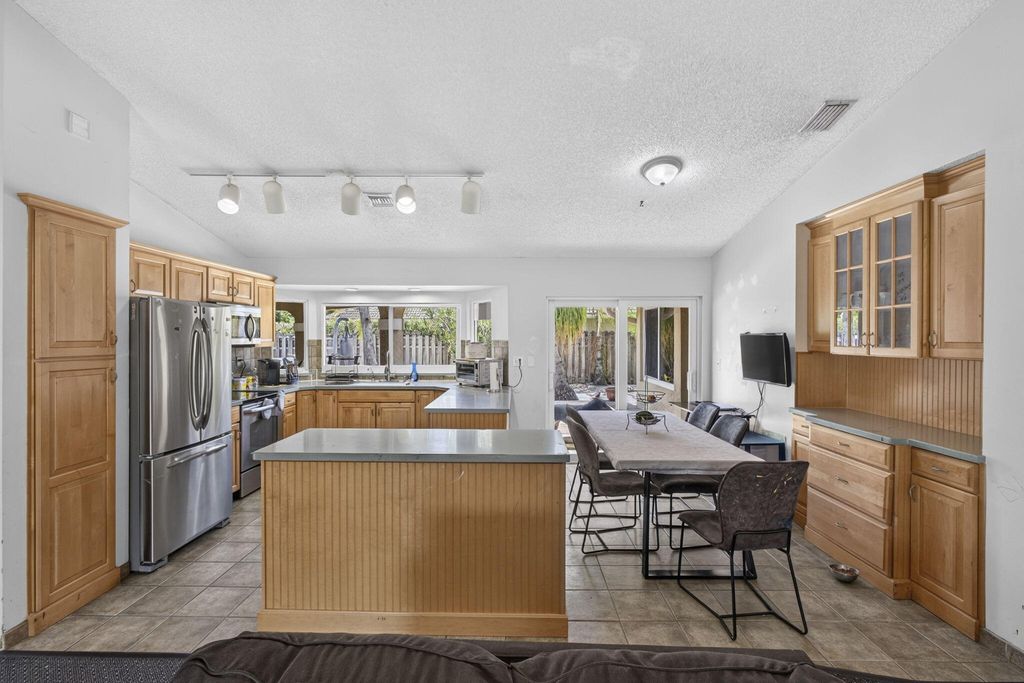 Photo of 2171 Amesbury Circle, Wellington, FL 33414 (MLS # B26039254)