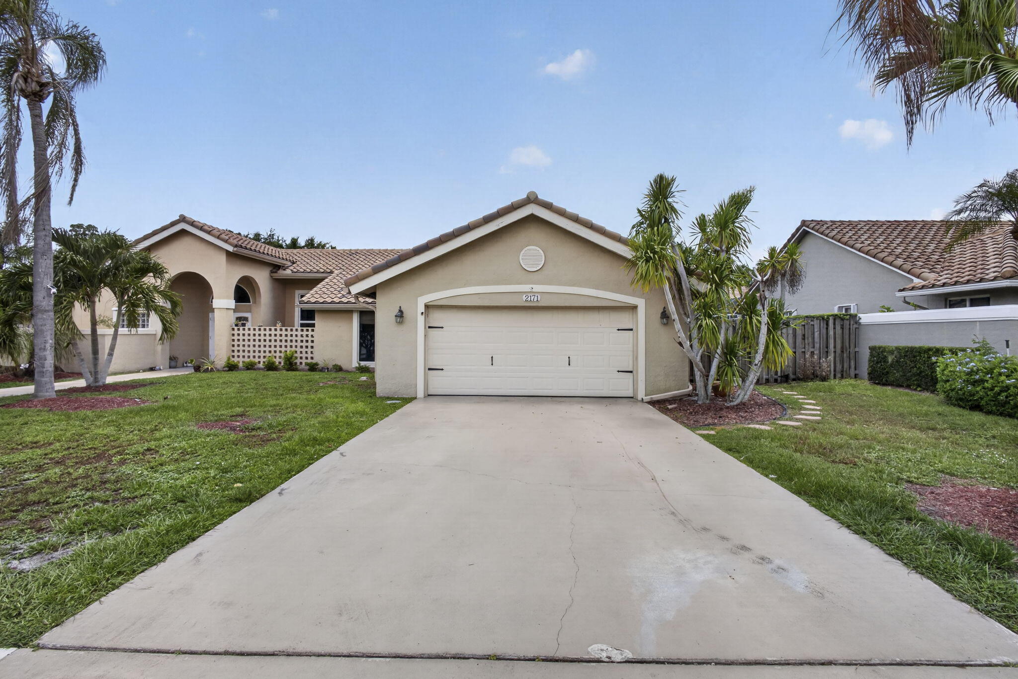 2171 Amesbury Circle