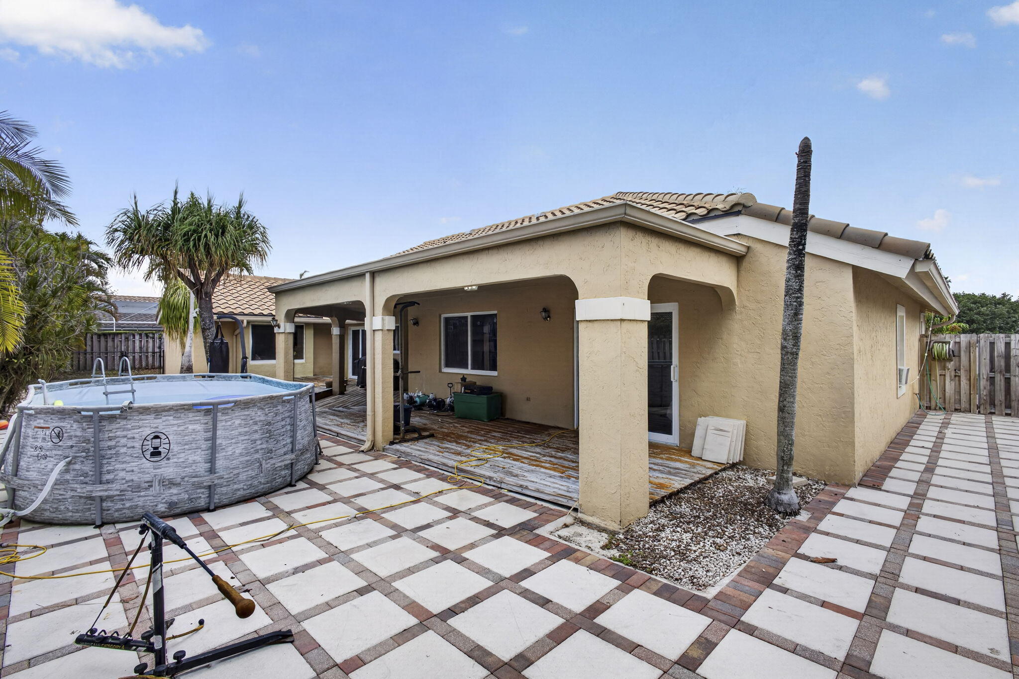 2171 Amesbury Circle