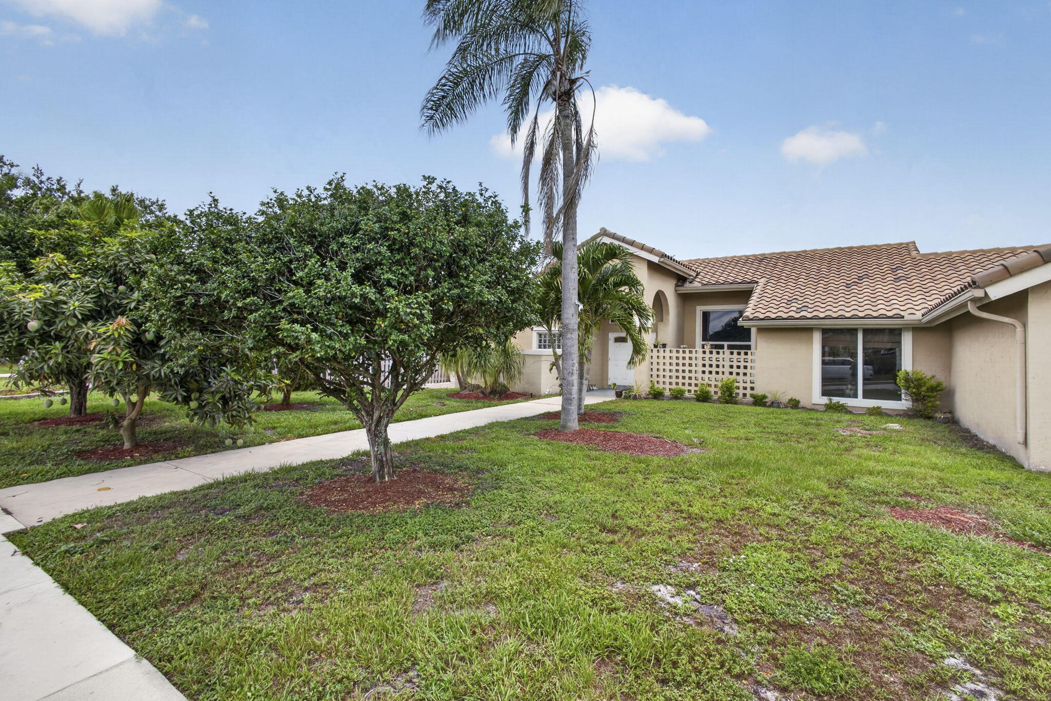 2171 Amesbury Circle