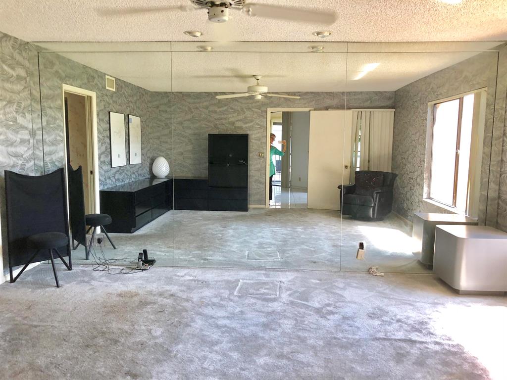 GLENEAGLES CONDO V - Residential