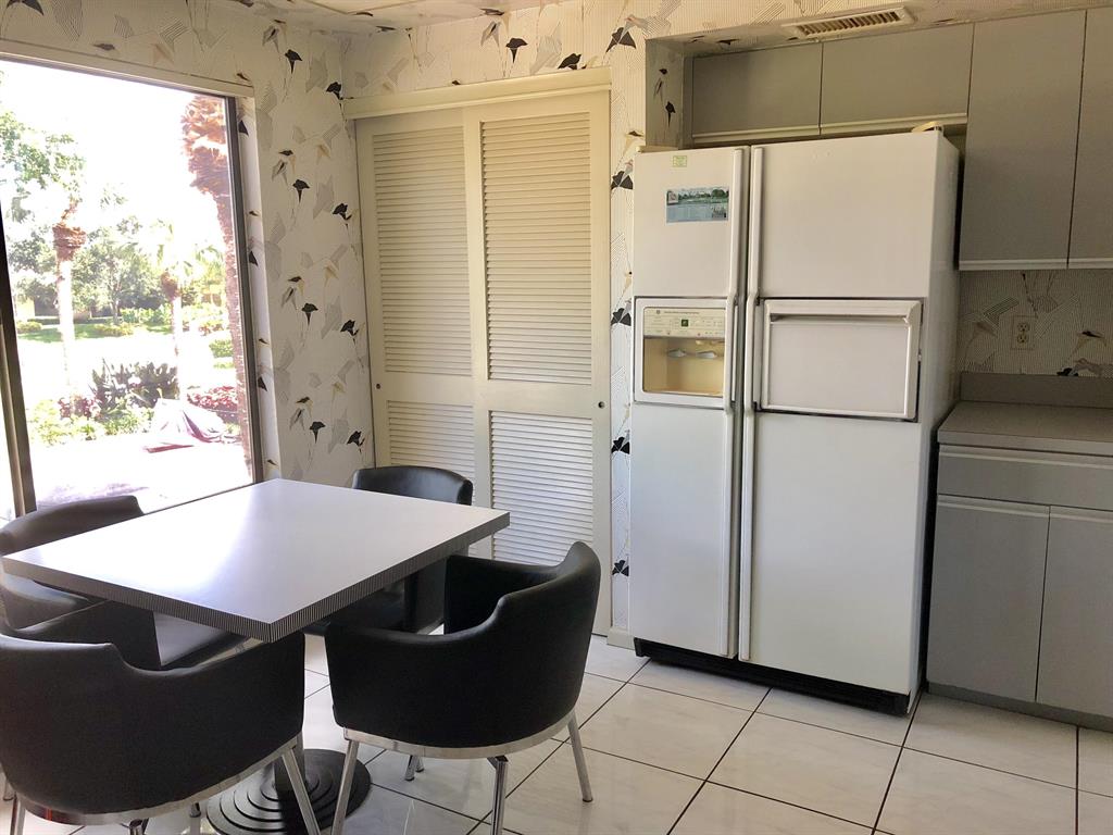 GLENEAGLES CONDO V - Residential