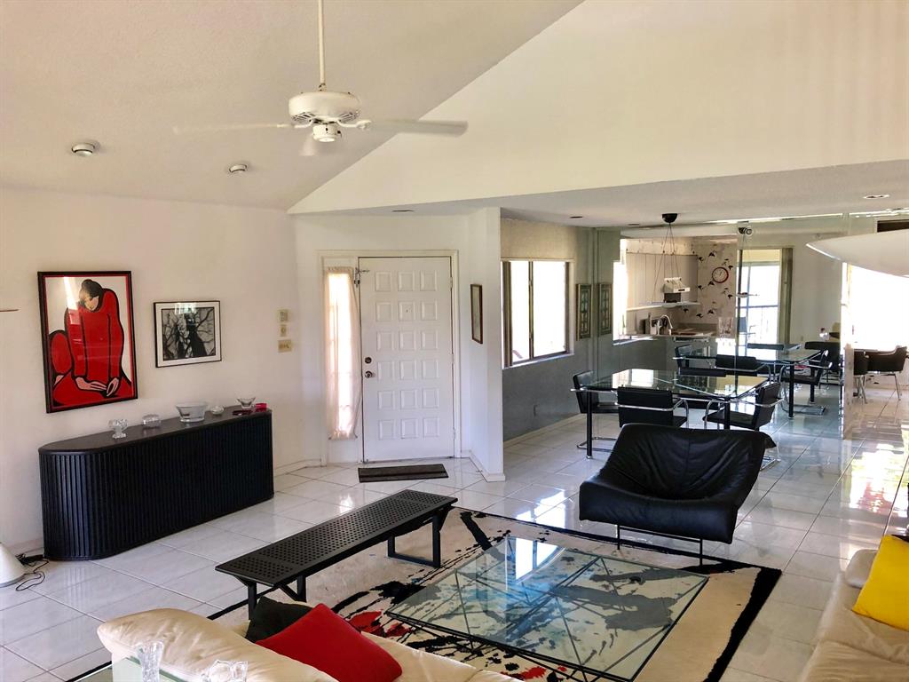 GLENEAGLES CONDO V - Residential