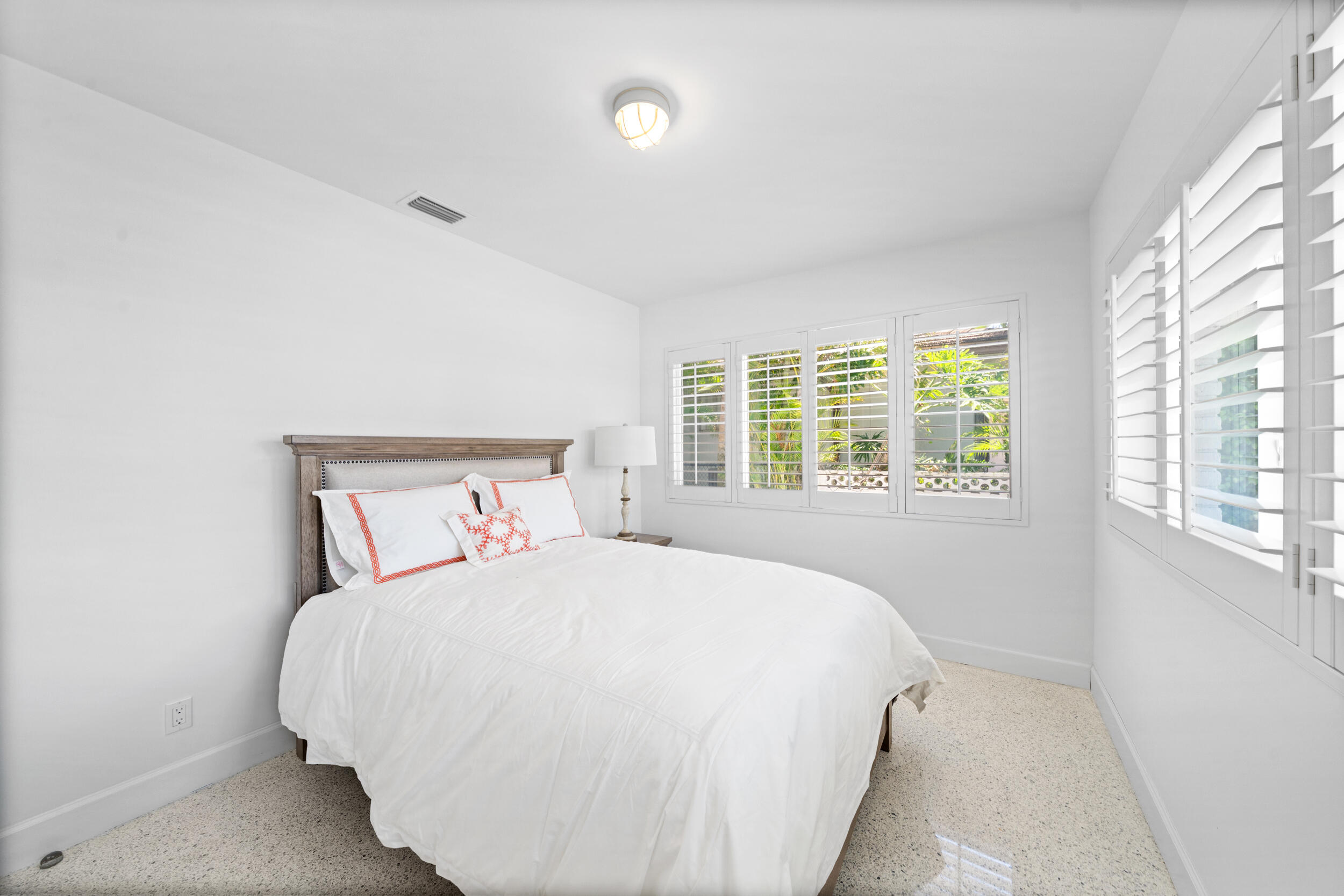 IBIS ISLE - Residential