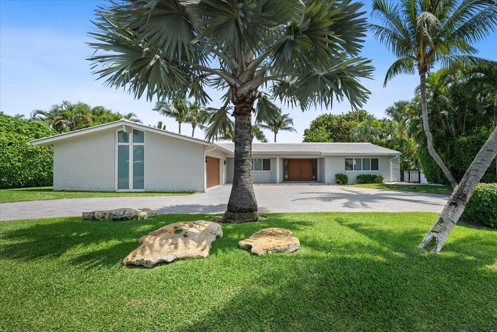 Photo of 2259 Ibis Isle Road E, Palm Beach, FL 33480 (MLS # B26022996)