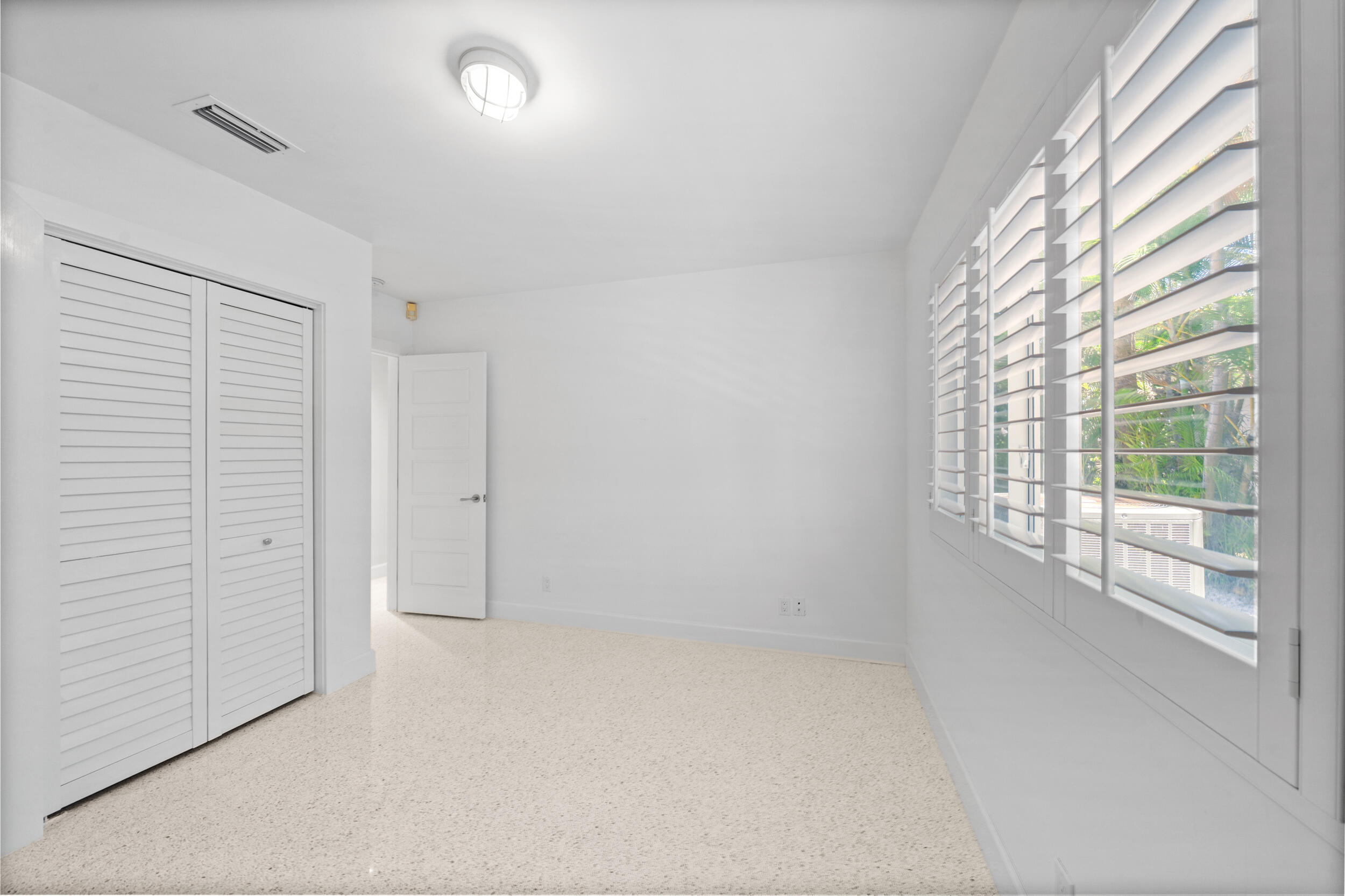 IBIS ISLE - Residential