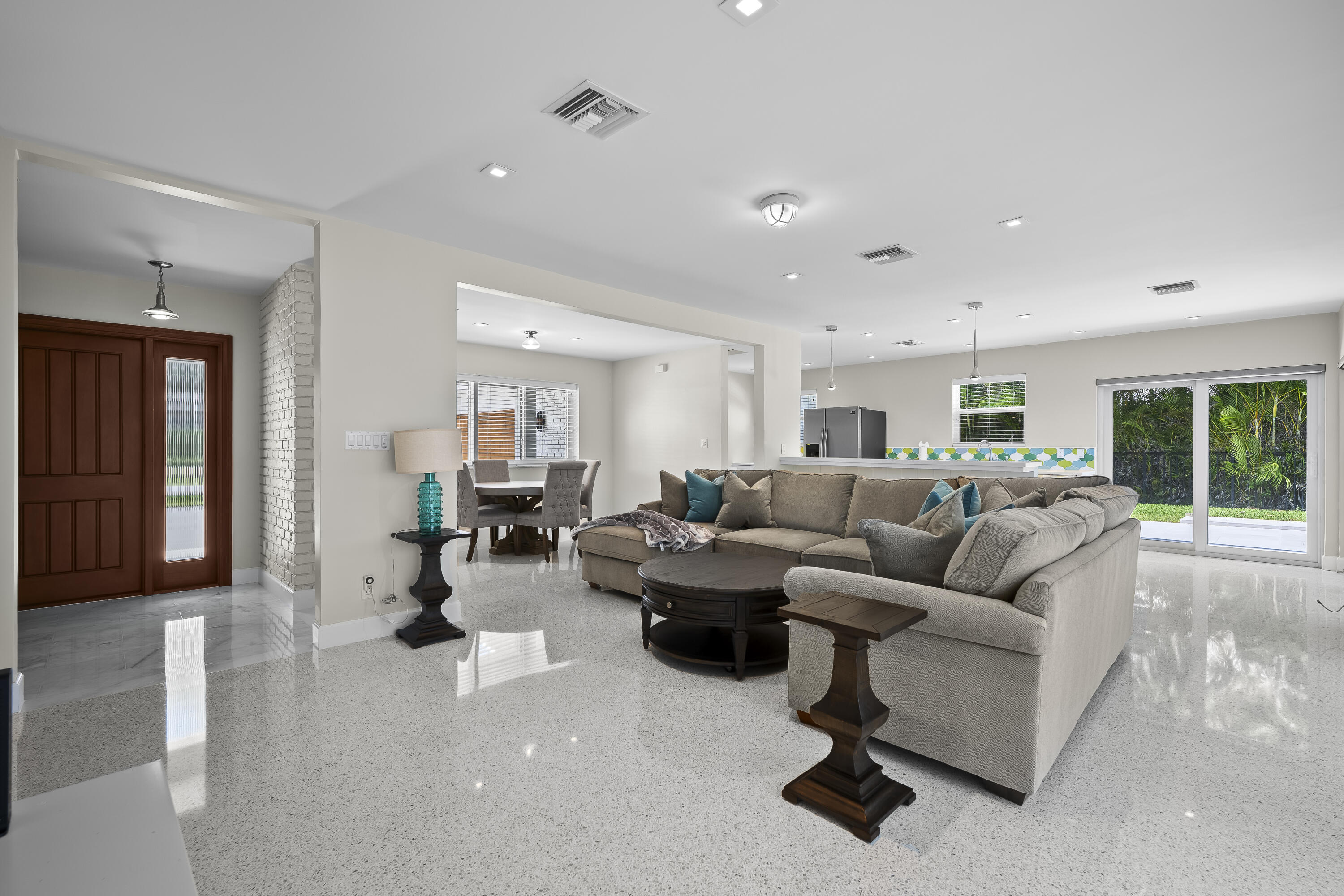 IBIS ISLE - Residential