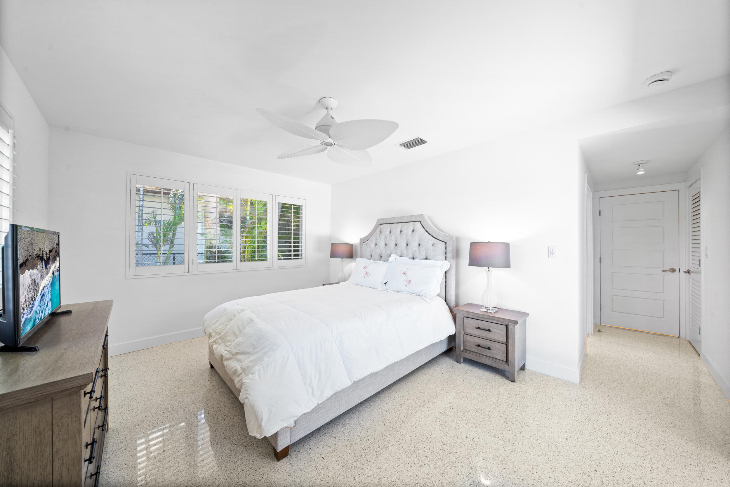 IBIS ISLE - Residential
