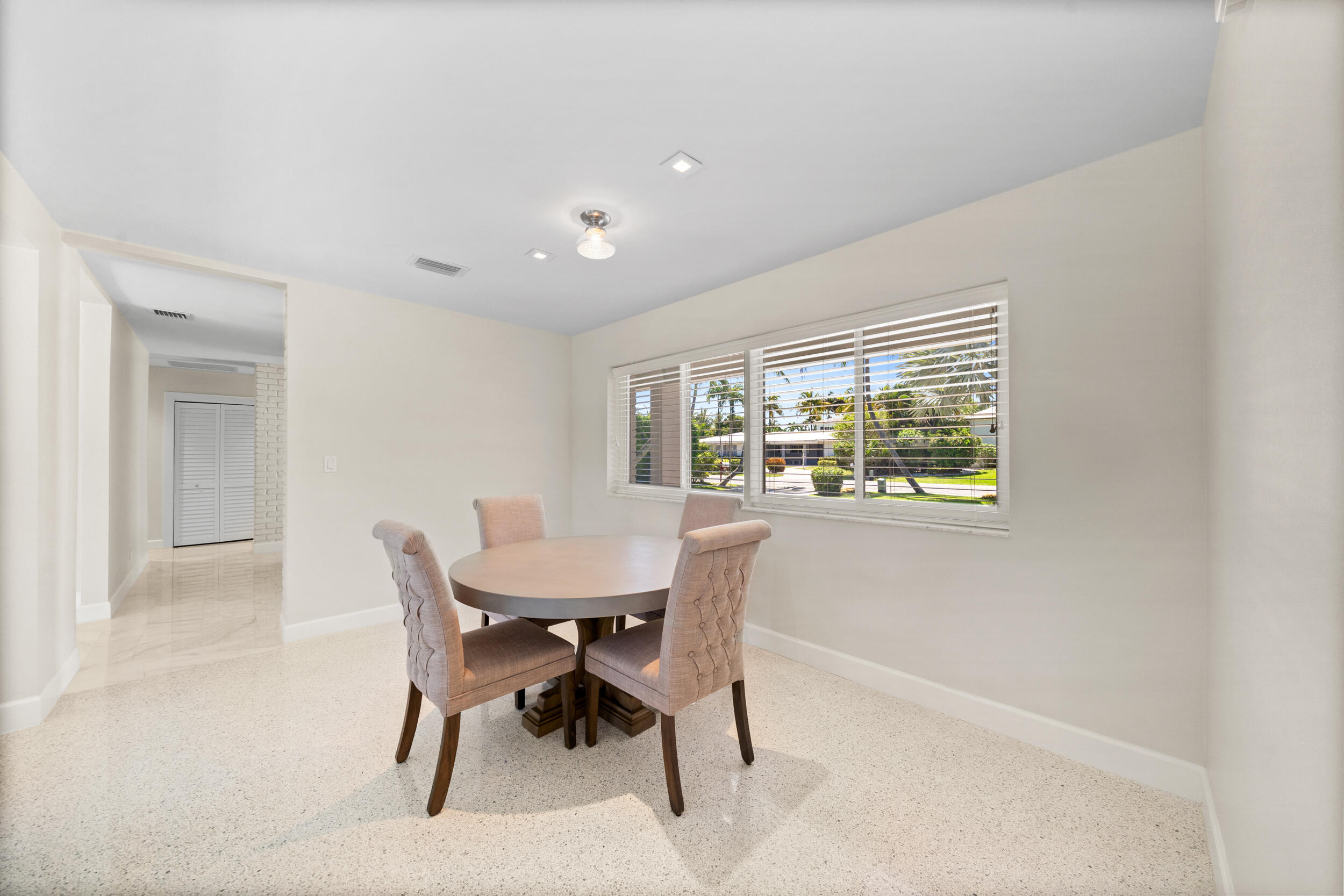 IBIS ISLE - Residential