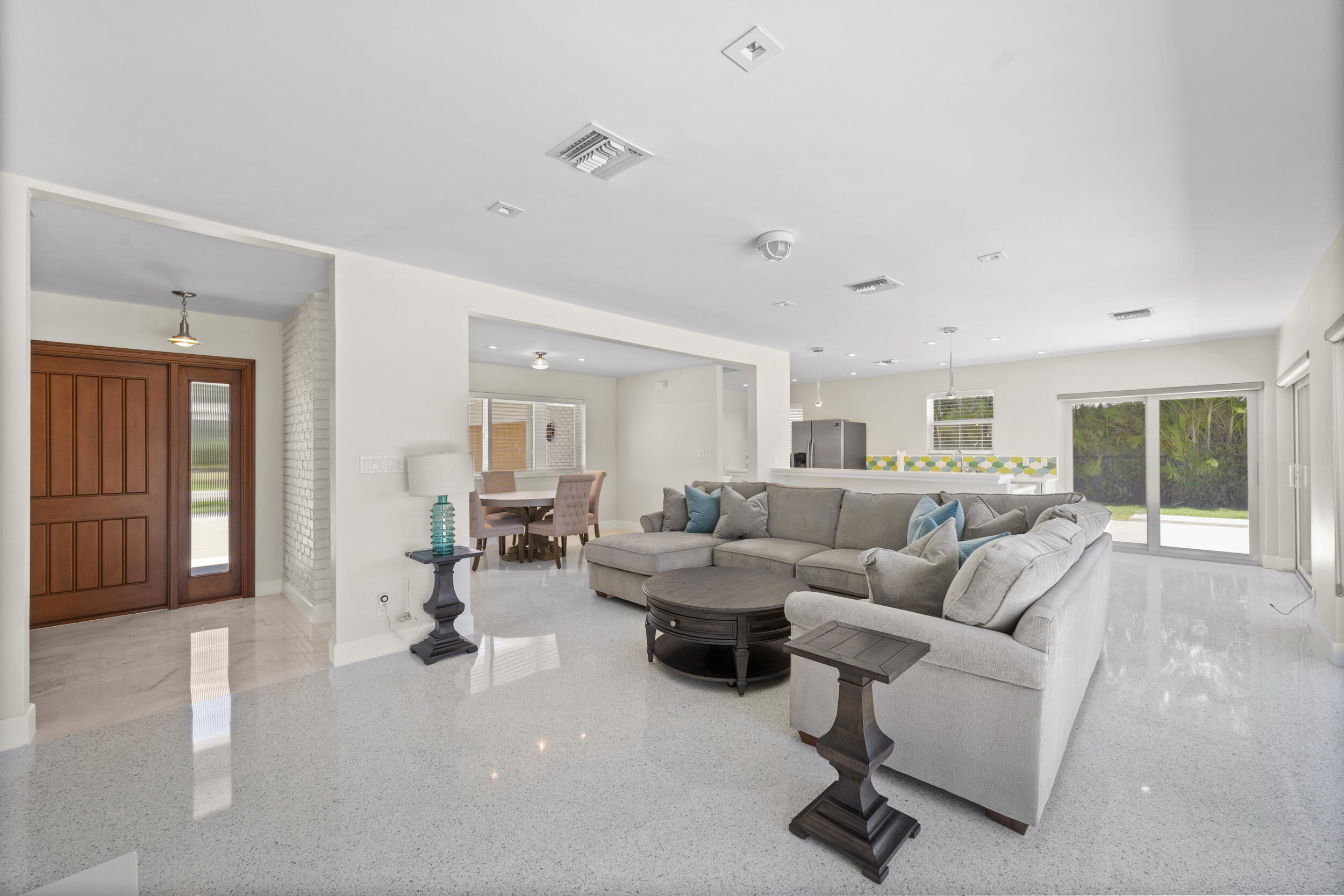 IBIS ISLE - Residential