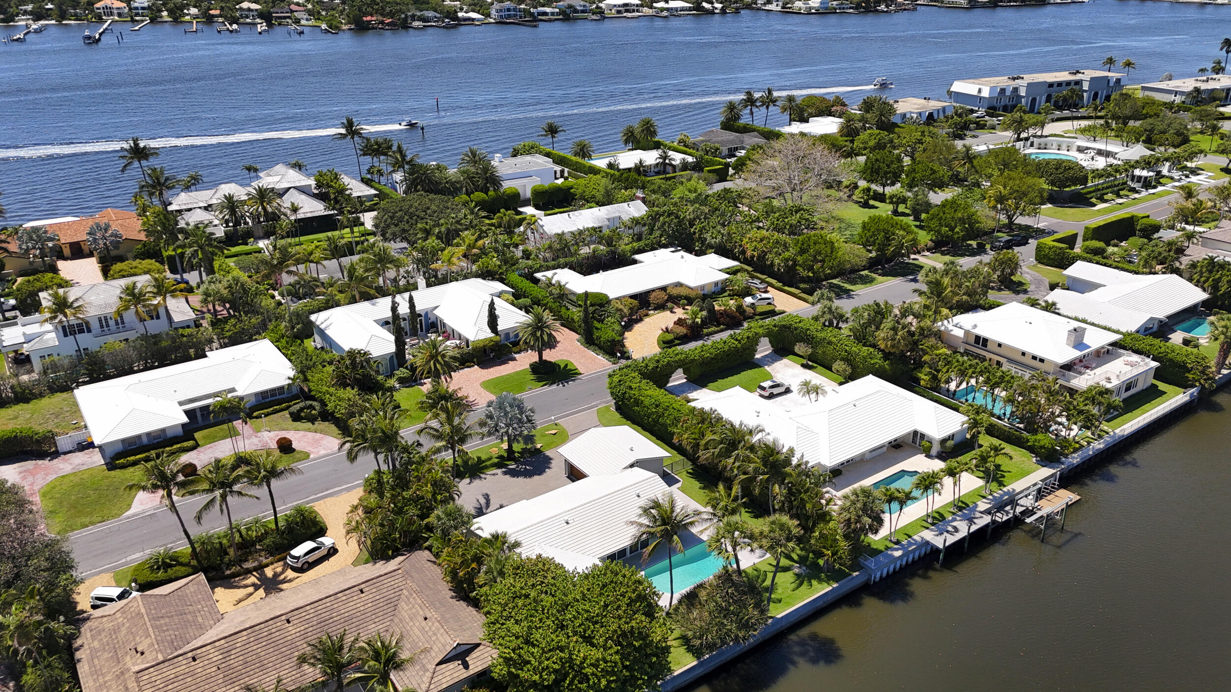 IBIS ISLE - Residential