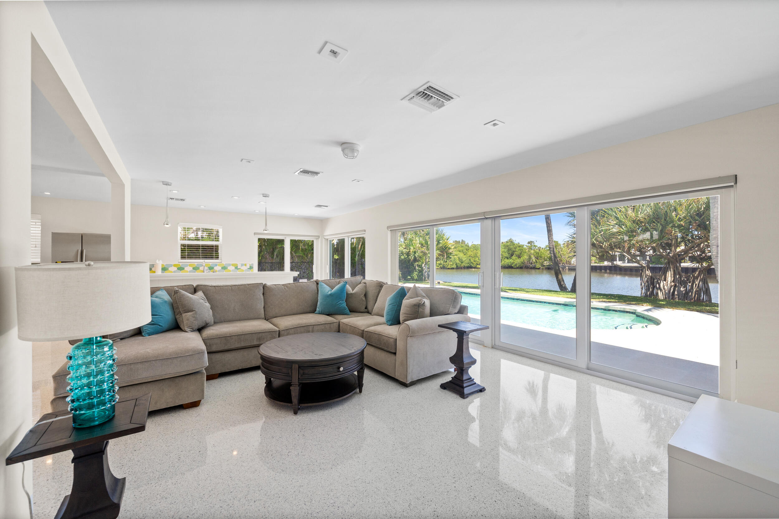 IBIS ISLE - Residential
