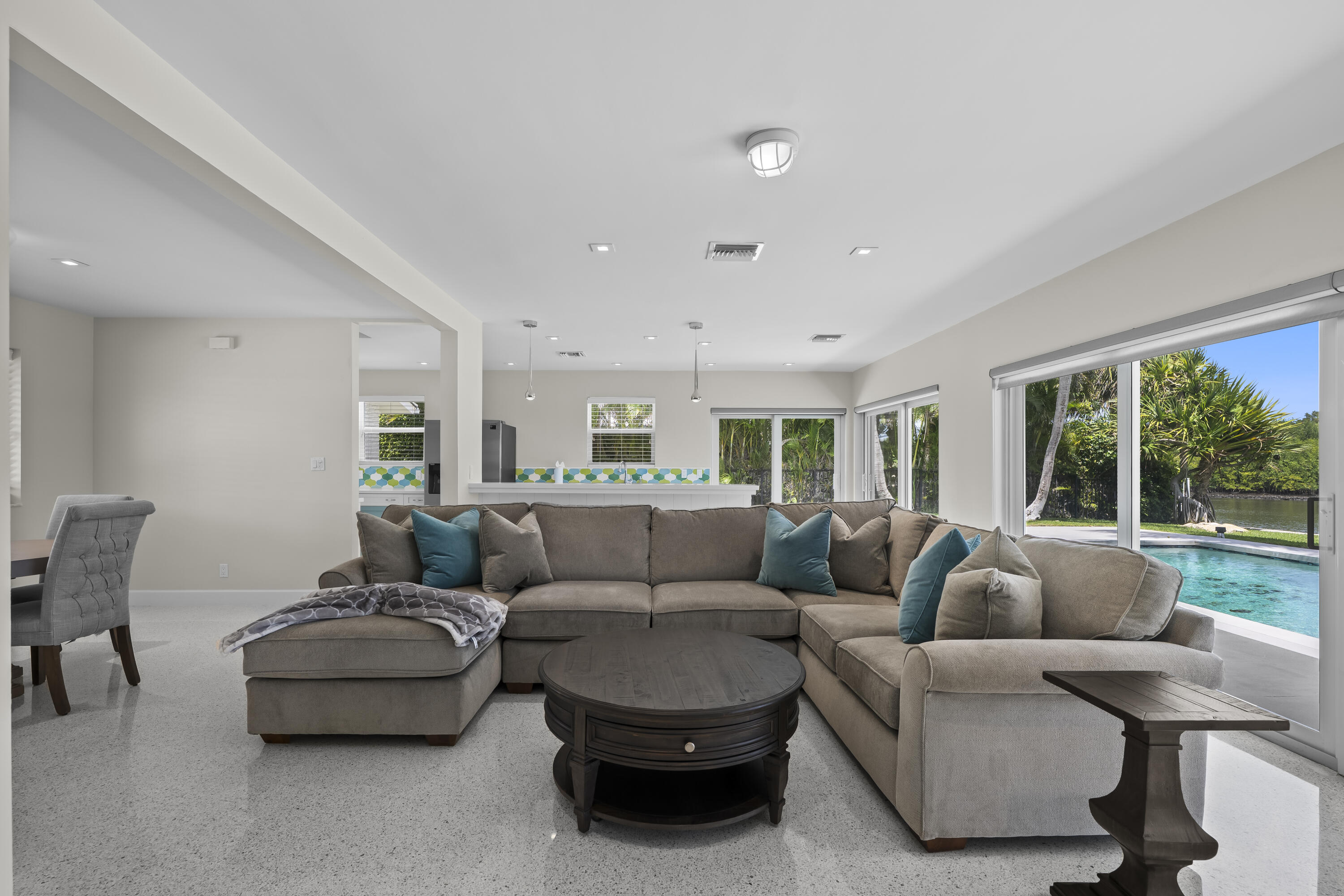 IBIS ISLE - Residential