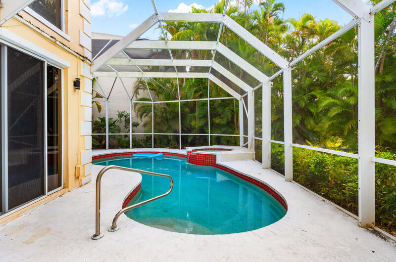 PALMS AT BOCA POINTE - Residential