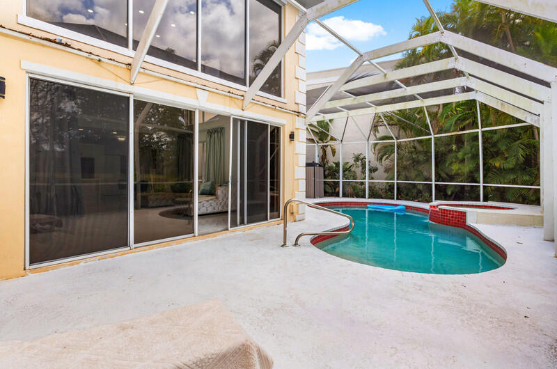 PALMS AT BOCA POINTE - Residential