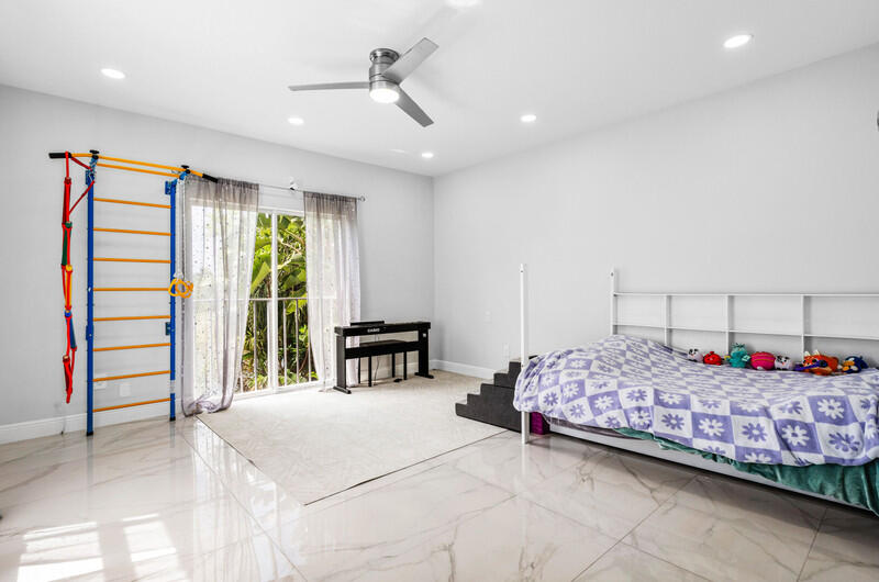 PALMS AT BOCA POINTE - Residential