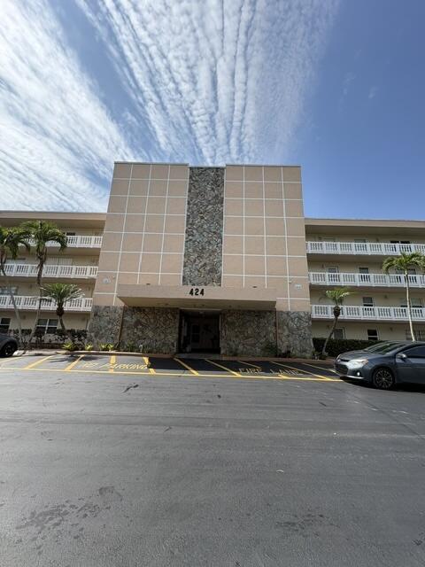 MEADOWBROOK LAKES CONDO - Residential