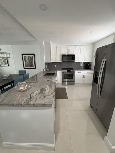 MEADOWBROOK LAKES CONDO - Residential