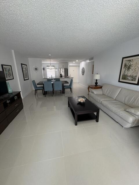 MEADOWBROOK LAKES CONDO - Residential