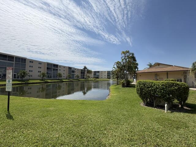 MEADOWBROOK LAKES CONDO - Residential