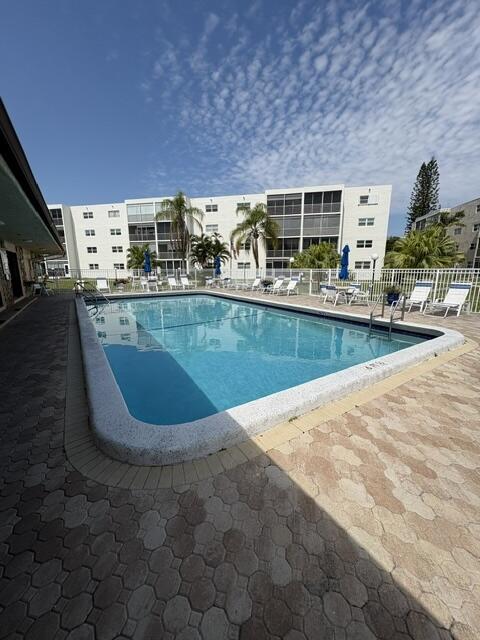 MEADOWBROOK LAKES CONDO - Residential