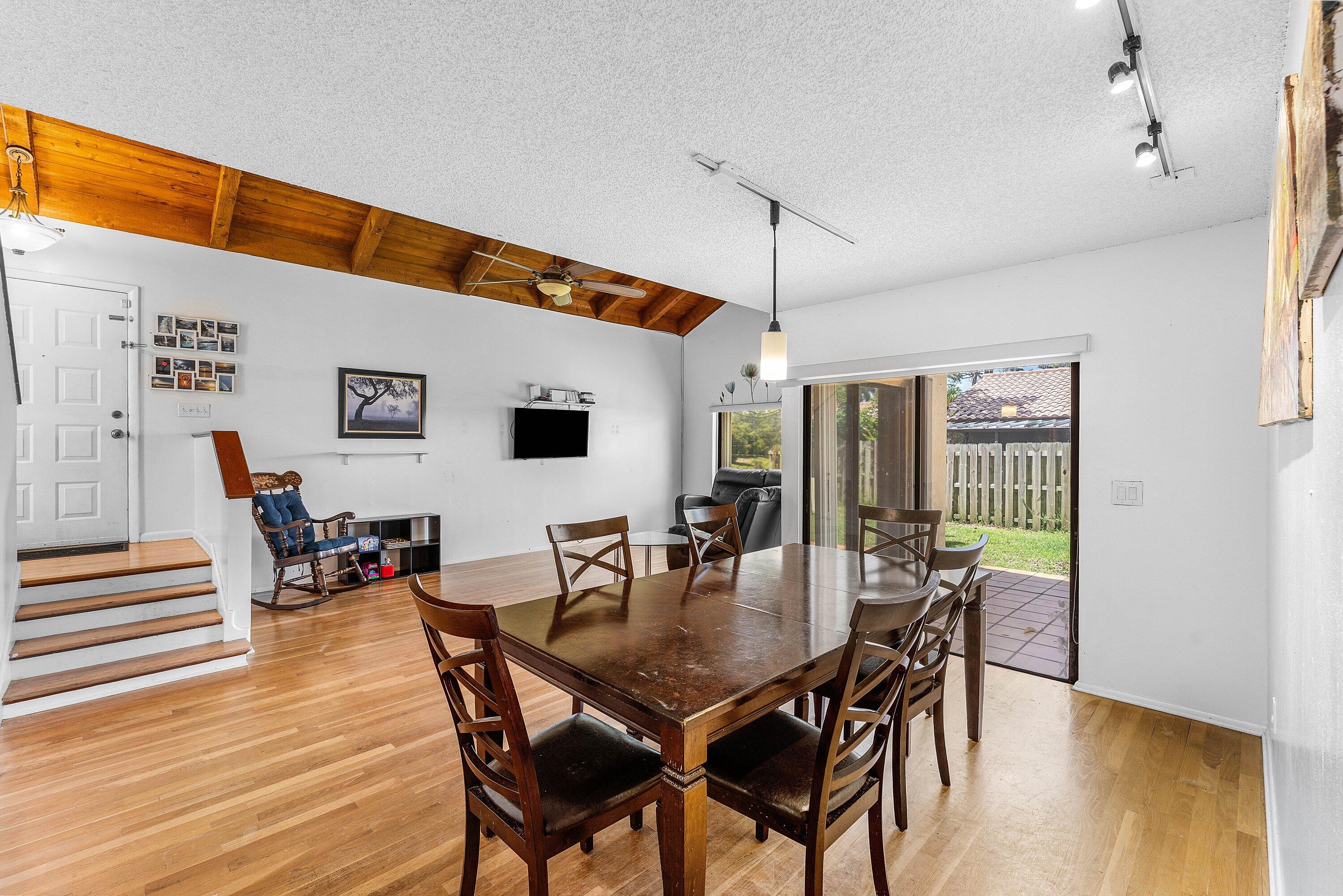 LANTANA PINES 1 SPORTSMENS CLUB - Residential