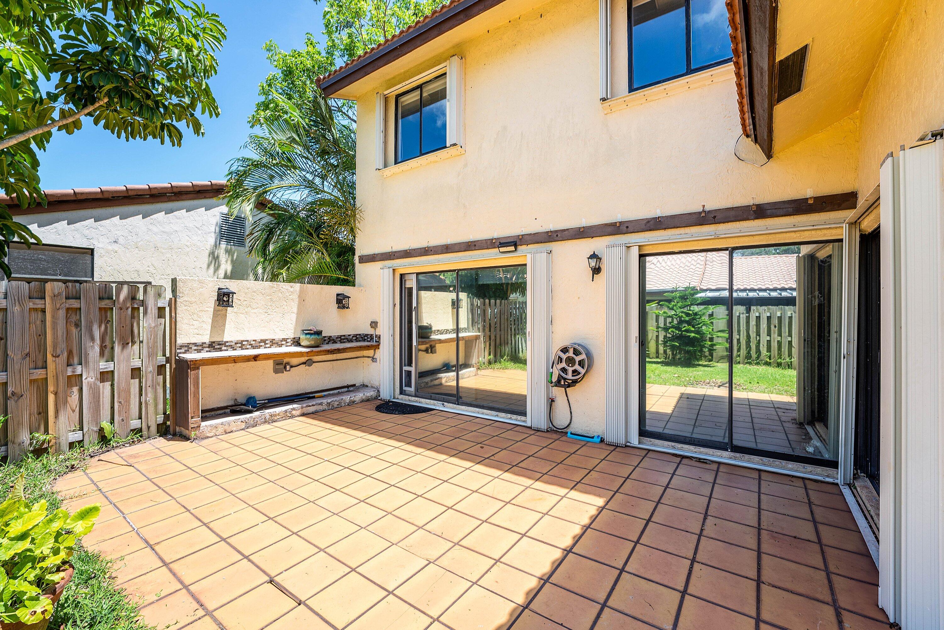 LANTANA PINES 1 SPORTSMENS CLUB - Residential
