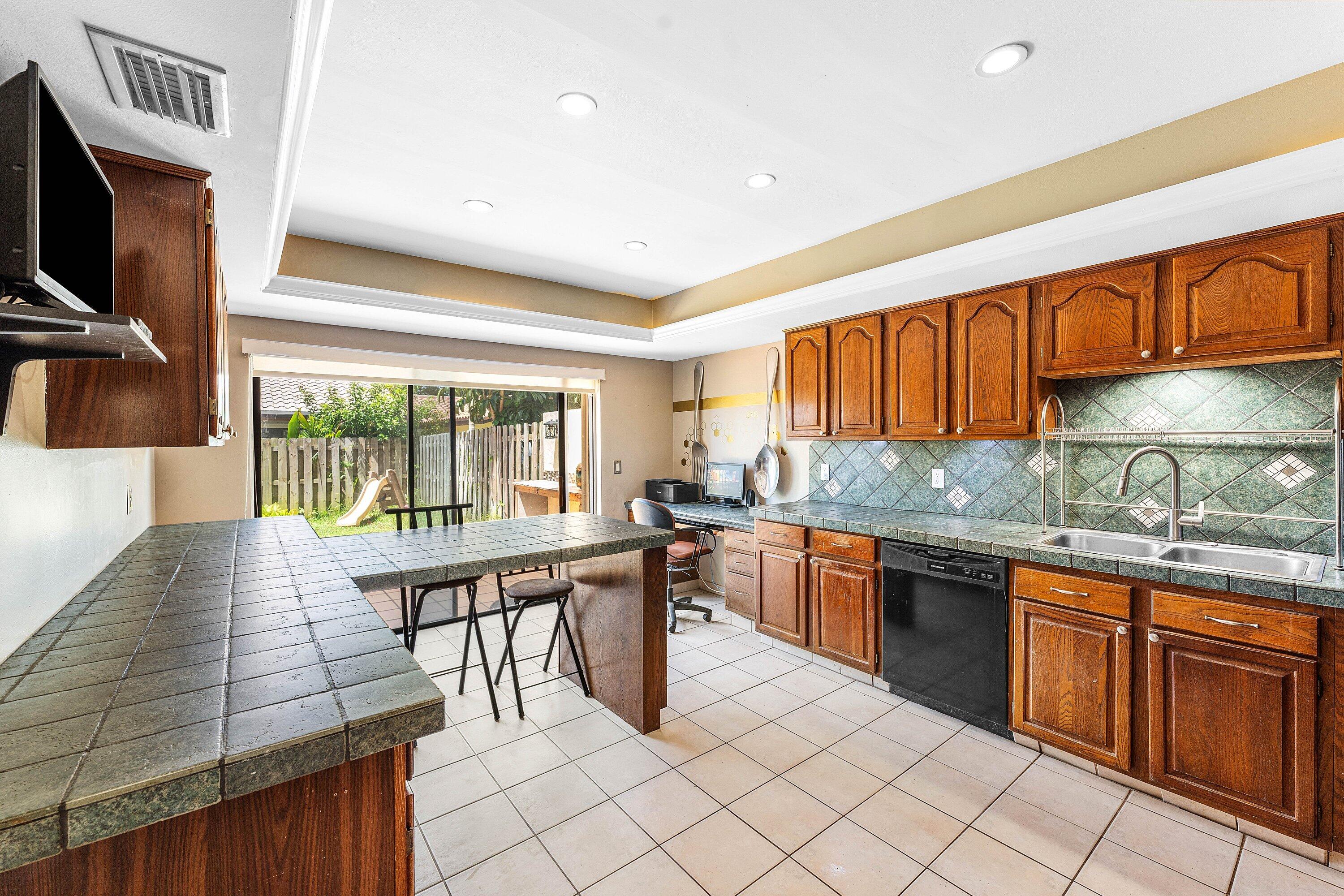LANTANA PINES 1 SPORTSMENS CLUB - Residential