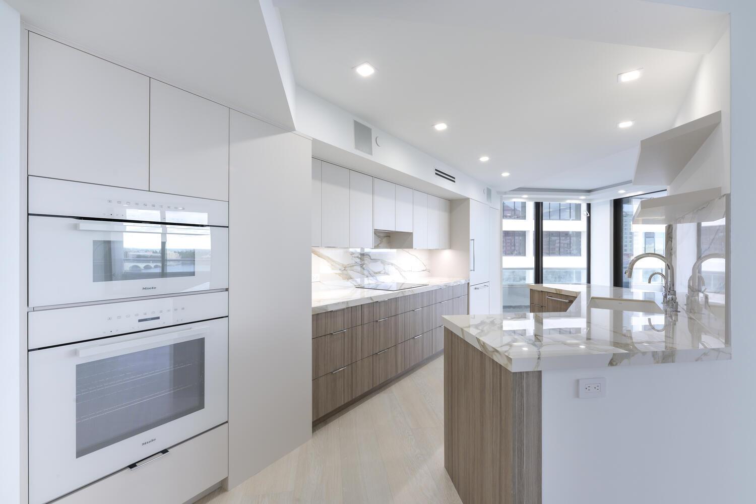 PLAZA OF THE PALM BEACHES - Residential