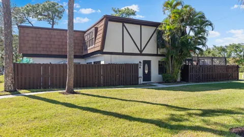 154 Weybridge Circle Unit B, Royal Palm Beach, FL MLS: R11074942