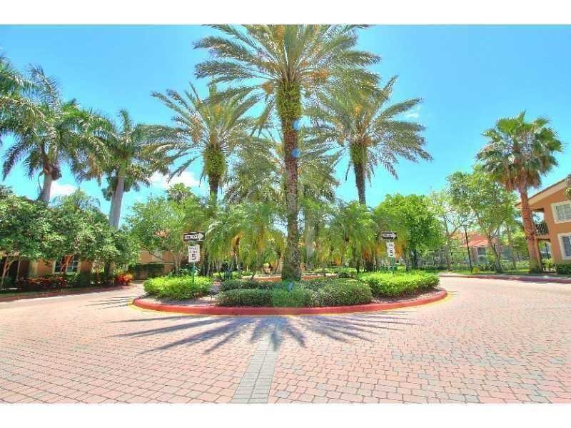 BEAUTIFUL 2 BEDS/ 2 BATHS CONDO IN DESIRABLE CARRINGTON COMMUNITY. SPACIOUS AND BRIGHT, TILE
THROUGHOUT, GRANITE COUNTERS TOPS, STAINLESS STEEL APPL. FRESHLY PAINTED, WASHER & DRYER IN
UNIT. 2 MASTERS SUITES, OPEN BALCONY. ENJOY RESORT STYLE LIVING, POOL, GYM, SPA, TENNIS, CHILDREN
PLAYGROUND, BUSINESS CENTER, RACQUETBALL COURT. A+ SCHOOLS, CLOSE TO ALL MAJOR HIGHWAYS, THE
PROMENADE PLAZA, HOSPITALS, BEACHES AND MORE. EASY TO SHOW.